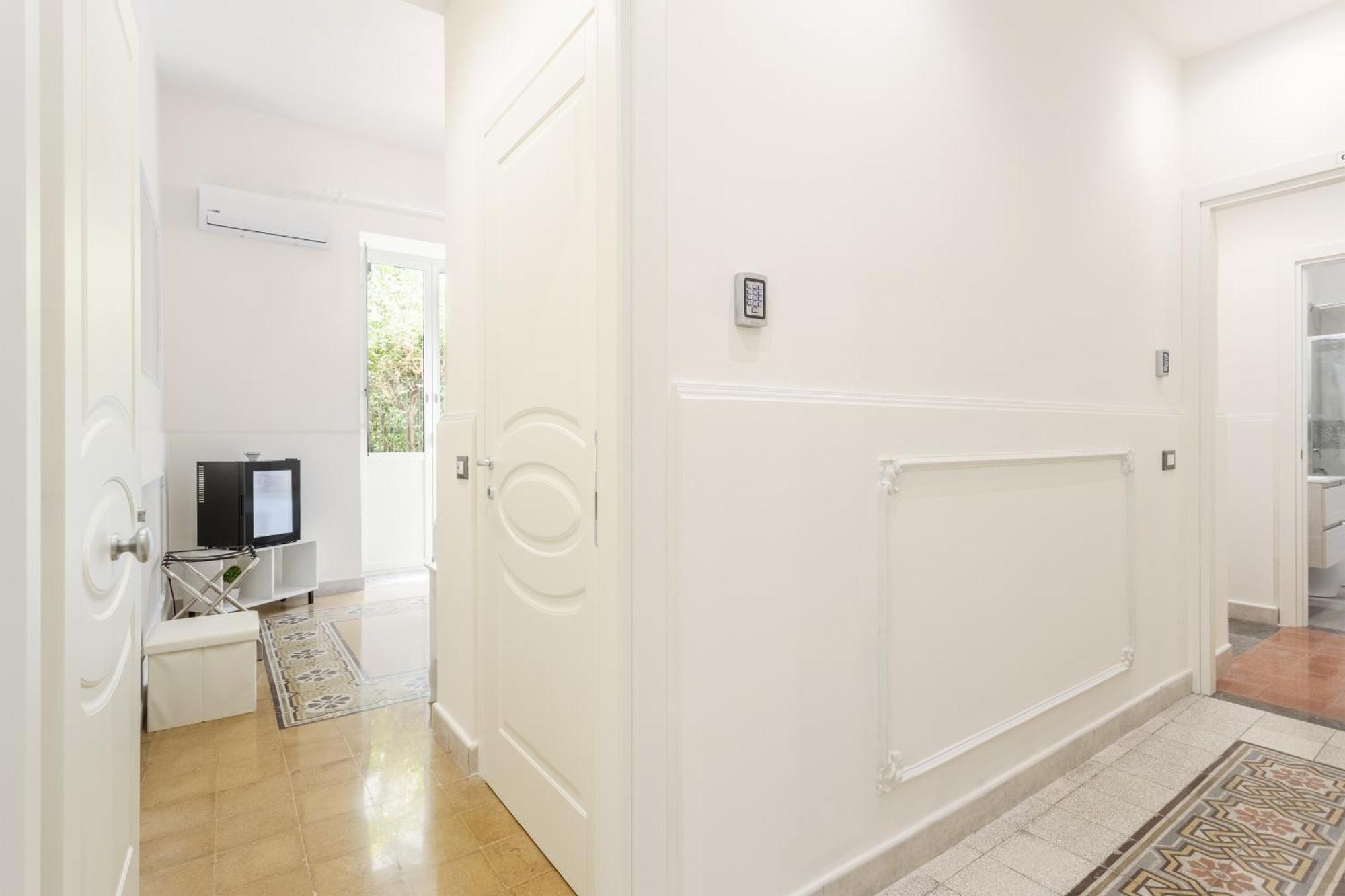Aragona House *